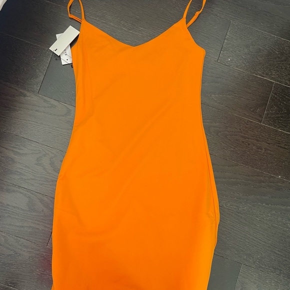 Babaton Dresses & Skirts - Brand New Babaton Contour Dress